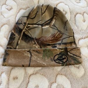 Like New Youth RedHead Camouflage Beanie with Logo stocking cap